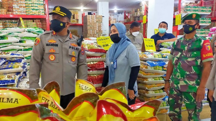 Polisi Banyuwangi Sidak Pasar dan Mal Antisipasi Harga Naik di Libur Nataru