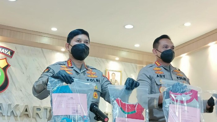 Polisi merilis kasus pencabulan anak yang melibatkan pelaku anak usia 15 tahun di Jakbar