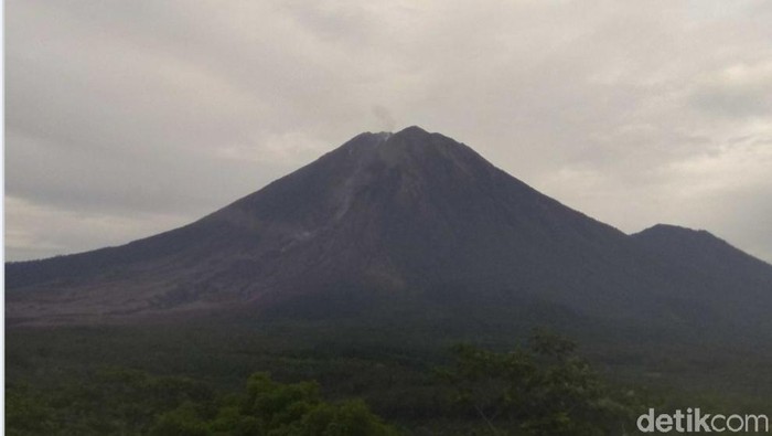 Semeru Pagi Ini Rabu (22/12/2021) Terpantau Tenang