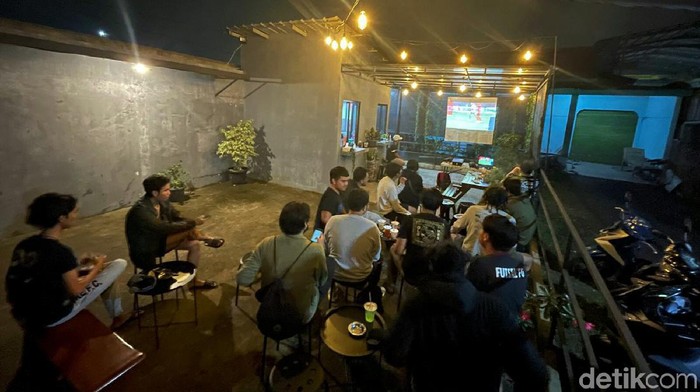 Seperti Ini Animo Masyarakat Nobar Timnas Sukses lolos ke semifinal Piala AFF 2020 membuat animo masyarakat makin kuat untuk menyaksikan pertandingan melawan Siangpura.