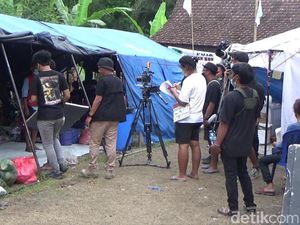 Relawan Semeru Miris Lihat Pengungsian Jadi Lokasi Syuting Sinetron