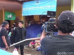 Kru Syuting Sinetron TMTM Diminta Tinggalkan Pengungsian Semeru