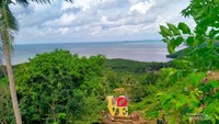 Terdapat spot bertuliskan Love. Bisa menjadi latar untuk wisatawan berfoto.