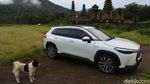 Eksotisme Toyota Corolla Cross Hybrid di Pura Dalem Tamblingan