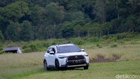 Jika kamu ingin ke sini jarak antara Denpasar ke Danau Tamblingan sekitar 66 km, tepatnya dua jam dari pusat kota. Untuk menyewa perahu dipatoki harga 100 ribu. Fasilitas lain yang tersedia adalah kawasan tracking sejauh dua sampai delapan kilometer.