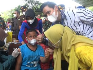 Tinjau Vaksinasi Anak Usia 6-11 Tahun, Bupati Kendal Pesan Begini