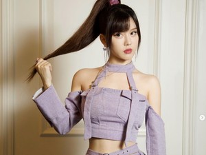 Fakta Yumi Bai, Penyanyi yang Dituduh Kirim Foto Sensual ke Wang Leehom