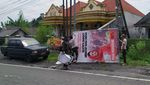 Banner Puan di Lokasi Terdampak Erupsi Semeru Diturunkan