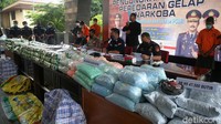 Direktorat Tindak Pidana Narkoba (Dit Tipidnarkoba) Bareskrim Polri mengungkap kasus peredaran gelap narkoba jaringan Malaysia - Indonesia. Pengungkapan kasus ini kerjasama dengan Dit Resnarkoba Polda Aceh serta Bea Cukai.