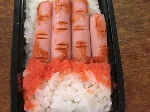 Bikin Tak Nafsu Makan! Ini Dia 7 Bekal Netizen yang Aneh