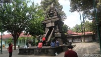 Sebagai ucapan syukur kepada Tuhan, maka dibuatlah Candi Hati Kudus Tuhan Yesus Ganjuran ini. Peresmiannya tahun 1930, sedangkan Gereja Ganjuran sendiri diresmikan pada tahun 1924. (Pradito Rida Pertana/detikTravel)