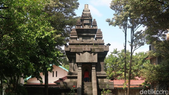 Berada di Kompleks Gereja, Ini Bangunan Candi HKTY Ganjuran Bantul