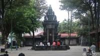 Gereja Hati Kudus Tuhan Yesus (HKTY) Ganjuran di Kapanewon Bambanglipuro, Kabupaten Bantul memiliki keunikan tersendiri dibanding gereja lainnya. Ada bangunan candi di dalam kompleks gereja tersebut. (Pradito Rida Pertana/detikTravel)