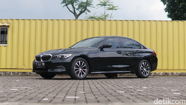 BMW 320i Dynamic