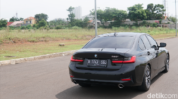 BMW 320i Dynamic BMW 320i Dynamic