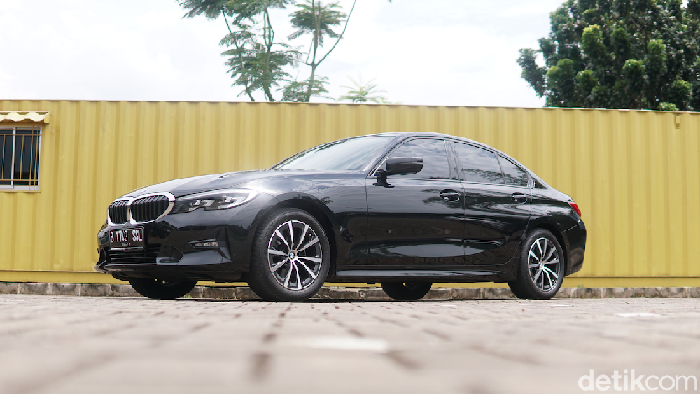 BMW 320i Dynamic