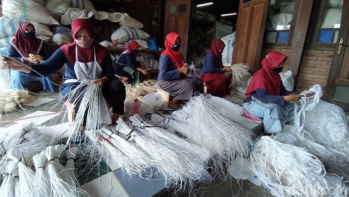 Destinasi Wisata Rumah Tenun Magelang, Wisatawan Bisa Praktek Tenun
