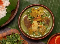 Sluurp! 5 Empal Gentong Terkenal di Cirebon yang Wajib Dicicipi