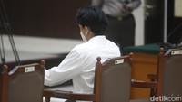 Hakim memutuskan untuk menunda sidang ke Selasa (28/12/2021). Pool/Noel/detikFoto 