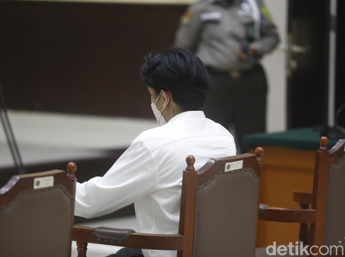 Selebgram Gaga Muhammad tampak hadir secara langsung dalam sidang lanjutannya sebagai terdakwa di Pengadilan Negeri (PN) Jakarta Timur, Kamis (23/12/2021).