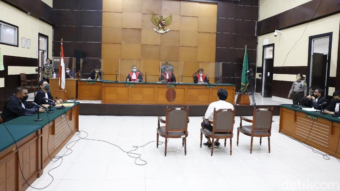 Selebgram Gaga Muhammad tampak hadir secara langsung dalam sidang lanjutannya sebagai terdakwa di Pengadilan Negeri (PN) Jakarta Timur, Kamis (23/12/2021).