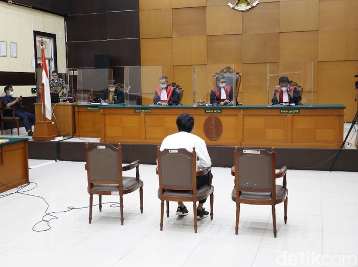 Selebgram Gaga Muhammad tampak hadir secara langsung dalam sidang lanjutannya sebagai terdakwa di Pengadilan Negeri (PN) Jakarta Timur, Kamis (23/12/2021).