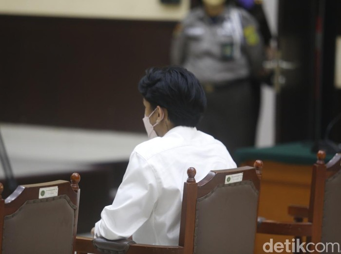 Selebgram Gaga Muhammad tampak hadir secara langsung dalam sidang lanjutannya sebagai terdakwa di Pengadilan Negeri (PN) Jakarta Timur, Kamis (23/12/2021).