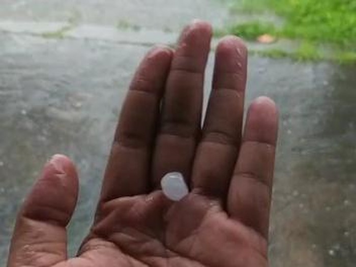 Hujan Es Terjadi di Malang terjadi sekitar 10 menit