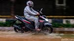 Jakarta Diguyur Hujan, Jalan di Semanggi Arah Gatsu Tergenang
