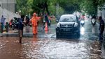 Jakarta Diguyur Hujan, Jalan di Semanggi Arah Gatsu Tergenang