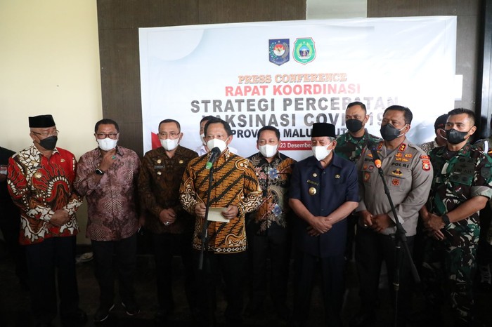 Jelang Akhir Tahun, Tito Minta Daerah Genjot Lagi Target Vaksinasi