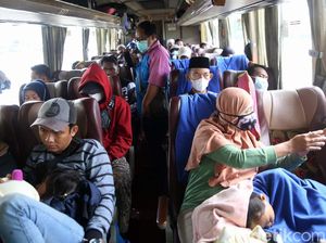 Jelang Natal, Terminal Pulo Gebang Mulai Ramai Penumpang