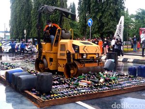 Jelang Nataru, Ribuan Miras-Petasan Dimusnahkan di Purbalingga