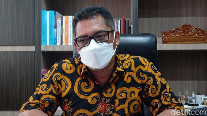 Kepala Satpol PP Surabaya Eddy Christijanto