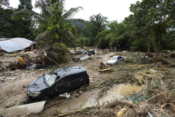 Banjir besar yang merendam kawasan Malaysia merusak rumah-rumah warga dan menyebabkan puluhan ribu orang mengungsi. Berikut kondisi terkini pascabanjir Malaysia