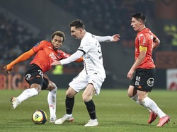 Di laga ini PSG harus ketinggalan lebih dulu sebelum menyamakan skor di menit-menit akhir. (Foto: AP/Jeremias Gonzalez)