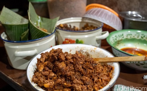 Nasi Balap Puyung Inaq Esun, Lombok.
