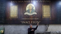 Sudah ada sejak tahun 1970, rumah makan ini juga disebut sebagai pelopor nasi balap Puyung di Lombok. Foto: Rachman_punyaFOTO