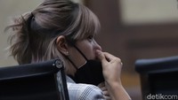 Nia Ramadhani berharap putusannya bisa lebih ringan dari tuntutan. Foto: Palevi/detikhot