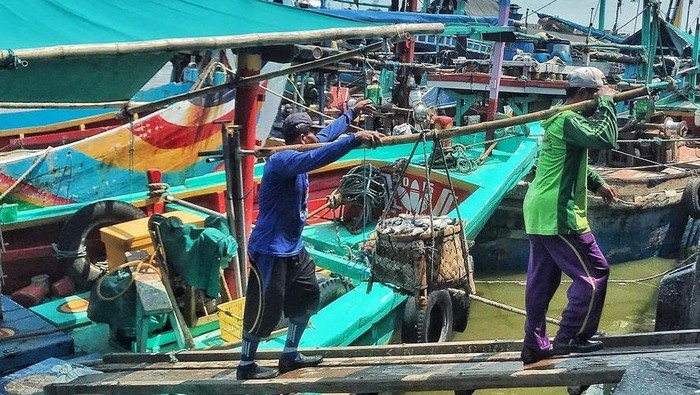 Pelabuhan Perikanan Ikan (PPI) di Kecamatan Brondong, Lamongan