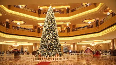 10 Pohon Natal Termahal di Dunia, Ada yang Mencapai Ratusan Miliar