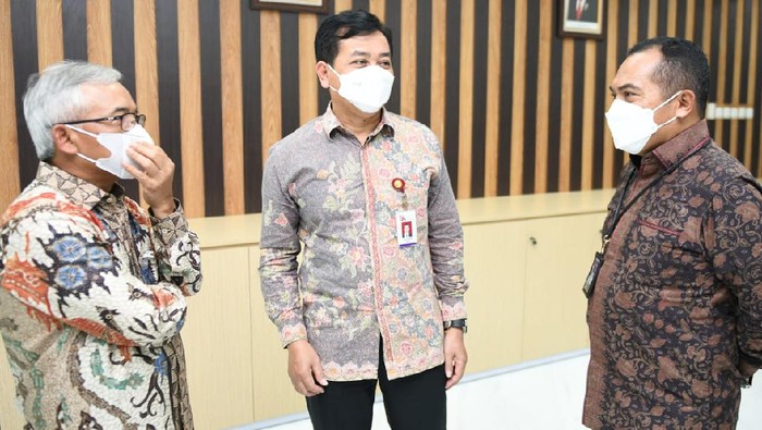 Relokasi Kanwil IV untuk Siapkan Pengembangan Metropolitan di Sumut Relokasi Kanwil IV Bank BTN tersebut juga dimaksudkan perseroan untuk menyambut pengembangan 10 kota metropolitan yang ditetapkan oleh pemerintah antara lain kota Medan, Binjai, Deli Serdang dan Karo atau Mebidangro yang berada di wilayah bisnis Kanwil IV.