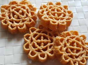 Resep Kembang Goyang Wijen yang Gurih Renyah Buat Suguhan Tamu