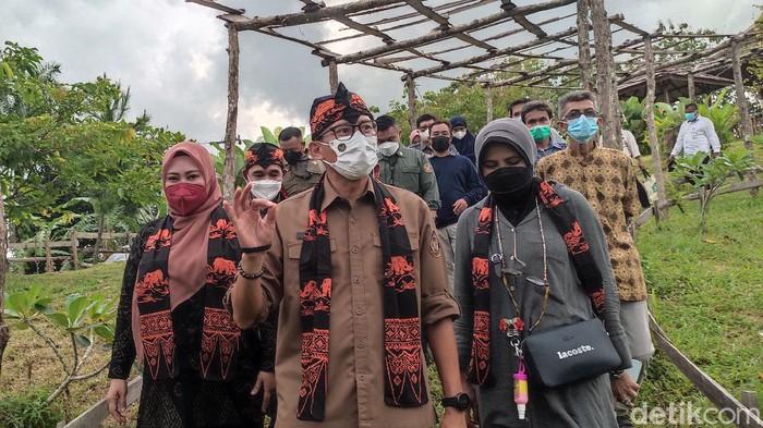 Sandiaga Optimistis Ekonomi-Pariwisata Pandeglang Ditopang Akses Tol