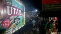 Sate Rembiga Utama Bu Ririn berlokasi di kawasan Rembiga, tepatnya di Jalan Dr. Wahidin No. 5, Mataram, NTB. Tempat makannya cukup luas dan ramai dikunjungi pelanggan saat kami berkunjung ke sana.