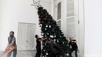 Seperti diketahui, perayaan Natal tahun ini masih diselenggarakan di tengah pandemi COVID-19. Oleh karena itu gelaran Misa Natal yang akan diselenggarakan di Gereja Immanuel akan menerapkan protokol kesehatan yang ketat.