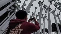Wisatawan senang berfoto di sana karena cahaya yang dihasilkan begitu cantik.  (Wisma Putra/detikcom)