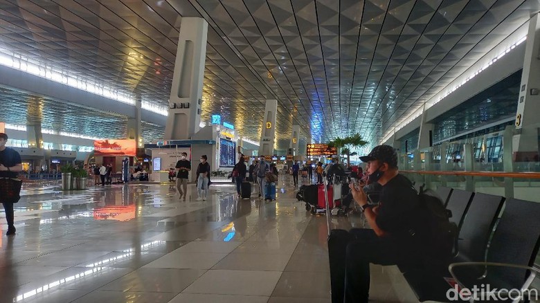 Suasana di Bandara Soekarno-Hatta (Khairul Maarif/detikcom) Suasana di Bandara Soekarno-Hatta (Khairul Maarif/detikcom)