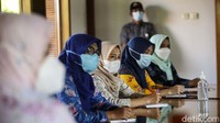 Dalam acara ini beragam usaha dari UMKM Setu Babakan diperkenalkan kepada kampus Usahid, nantinya para mahasiswa dan mahasiswa akan membantu para pegiat UMKM dalam memajukan usahanya.