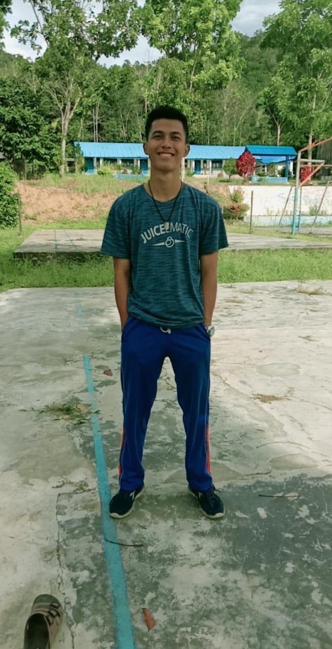 Wolipop telah menghubungi pria yang viral disebut mirip dengan Cristiano Ronaldo itu. Dia bernama Agus Habibi Dalimunthe. Agus mengatakan sehari-harinya berkuliah di Jambi. Saya kuliah di Jambi. Kebetulan saya tinggal di masjid jadi marbut, biar mengurangi biaya hidup, ungkap Habibi kepada Wolipop, Kamis (23/12/2021). Foto: Dok. pribadi Agus Habibi.